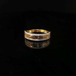 Effortless elegance, crafted in 22K gold