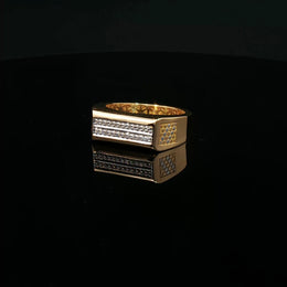 Yellow Gold Multistone Ring with Round Cut American Diamonds