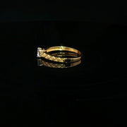 Solitaire brilliance, perfected in 22K gold